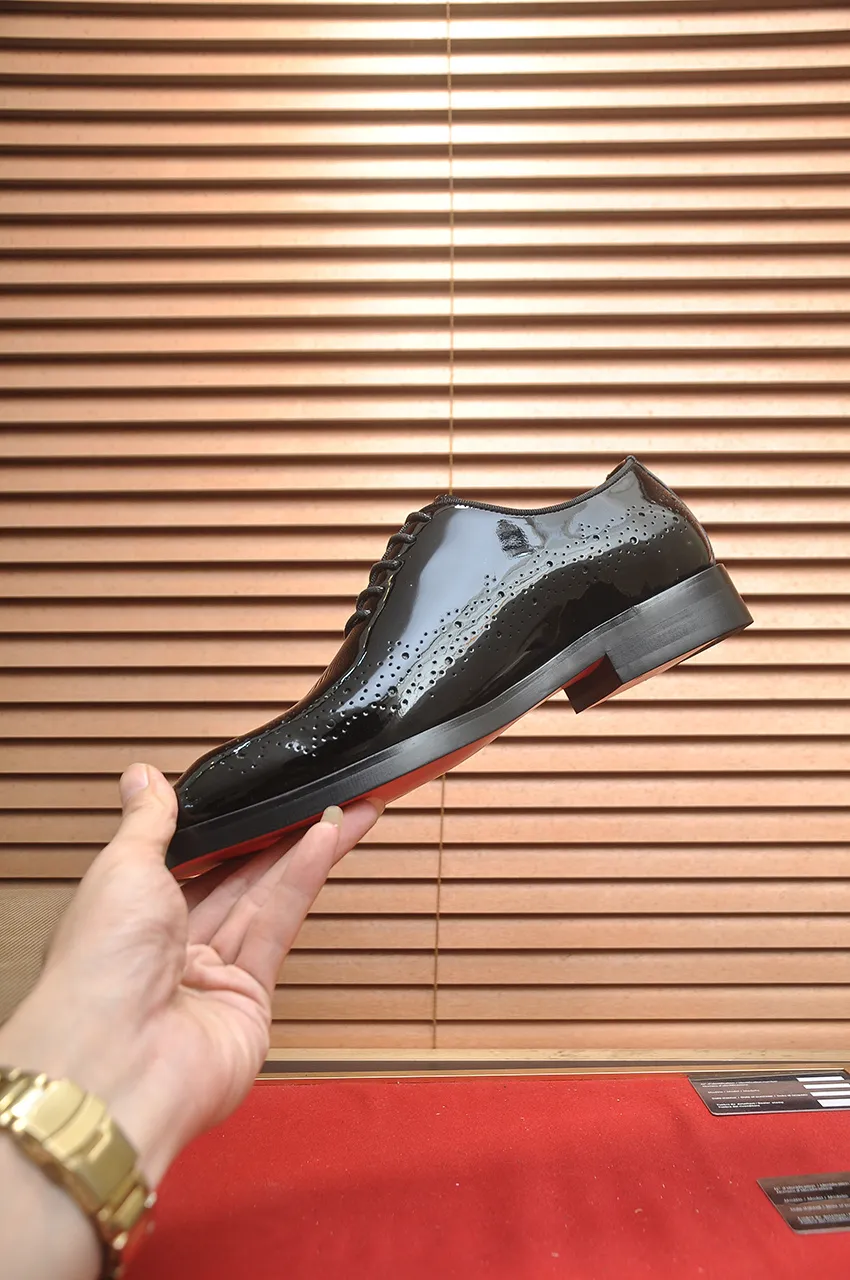 Men's shoes 💰620💶 [Chrstian Loubotin] Red-soled shoes 💋Original mold opening, the highest version on the market, purely handmade ➕Imported cowhide uppers, first-layer water-dyed cowhide lining! Original EU high-gloss outsole. 38 to 45 (45 customized)
